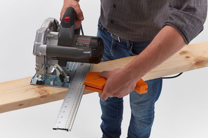 45-degree saw guide