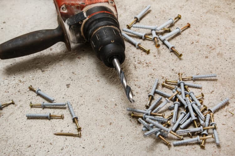 theprecisiontools.com : Can I drill a screw straight into wall?