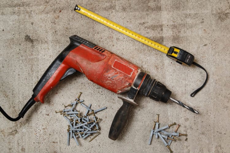 theprecisiontools.com : Can you drive in screws with a drill driver?