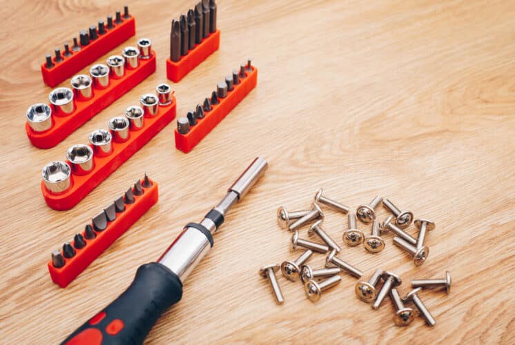 theprecisiontools.com : How to use a ratchet screwdriver effectively?