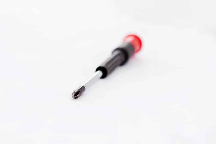 theprecisiontools.com : What can substitute for a tiny screwdriver?
